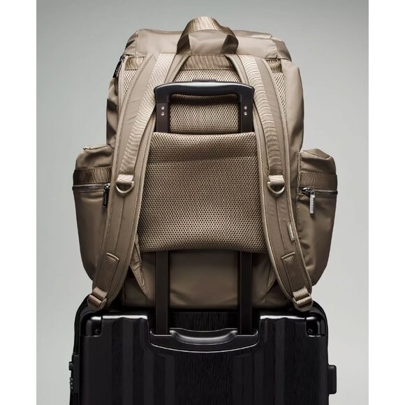 Lululemon Wunderlust Backpack 25L Green Grey - Picture 8 of 16